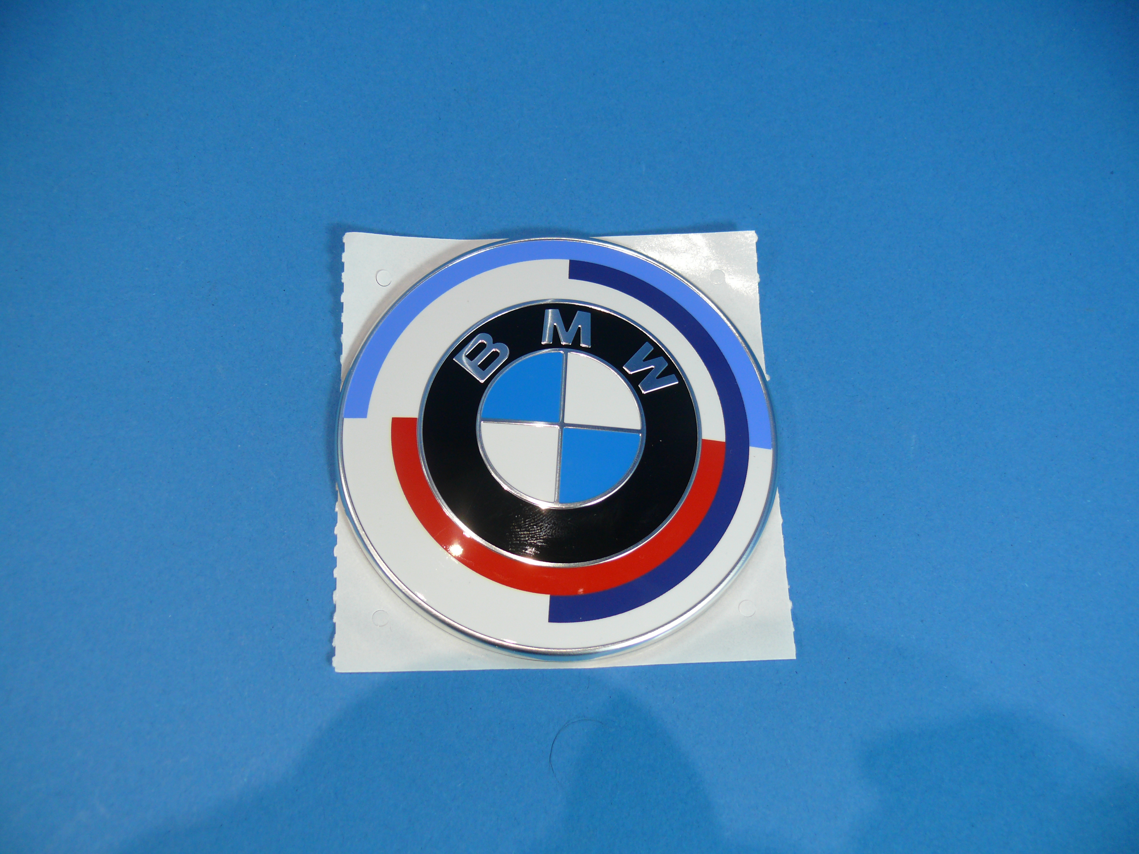 FMW Tuning & Autoteile - BMW Emblem 50 Jahre M 82mm für Motorhaube oder  Heckklappe (51148087188) 