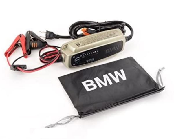 Batterie Ladegerät zu Mercedes Benz W107 Bosch