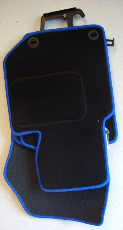 Floor mats 4 pcs. black/blue outline fit for BMW 6er E24