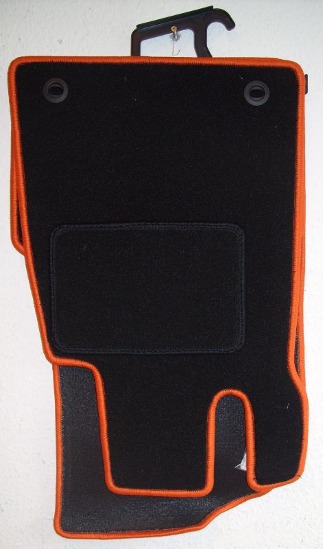 Floor mats 4 pcs. black/orange outline fit for BMW 7er E32