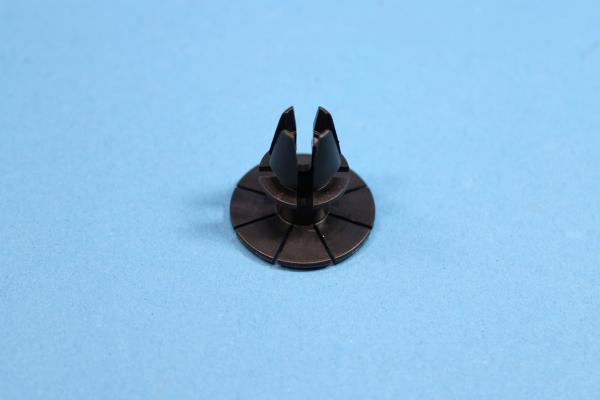 Clip for outer kick panel BMW E60 E61 E63 E64