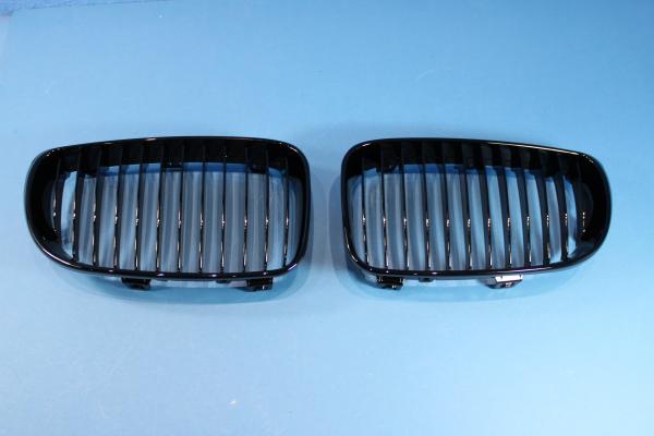 Shadowline glänzend schwarze Nieren passend für BMW 1er E87N/E81/E82/E88